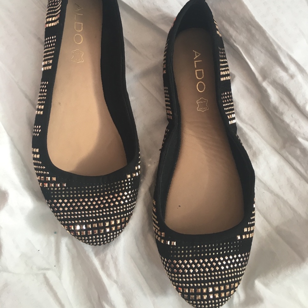 Black and gold Aldo flats